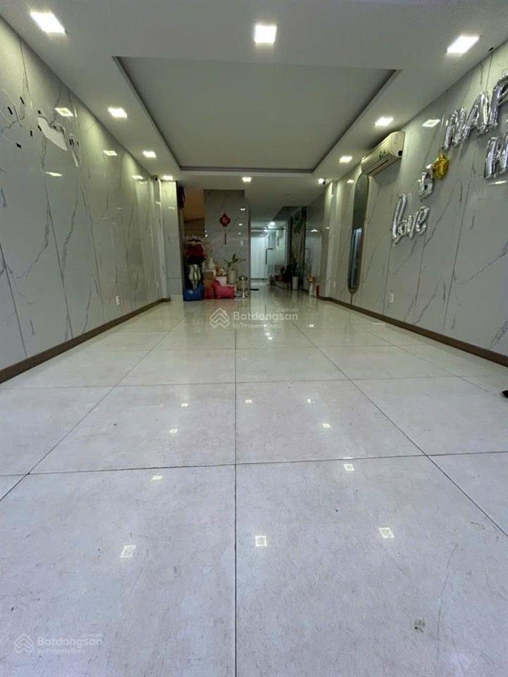 Nhà chính chủ bán gấp căn hộ dịch vụ giữ tiền hxh đổ cửa có thang máy, cách mặt tiền vài bước