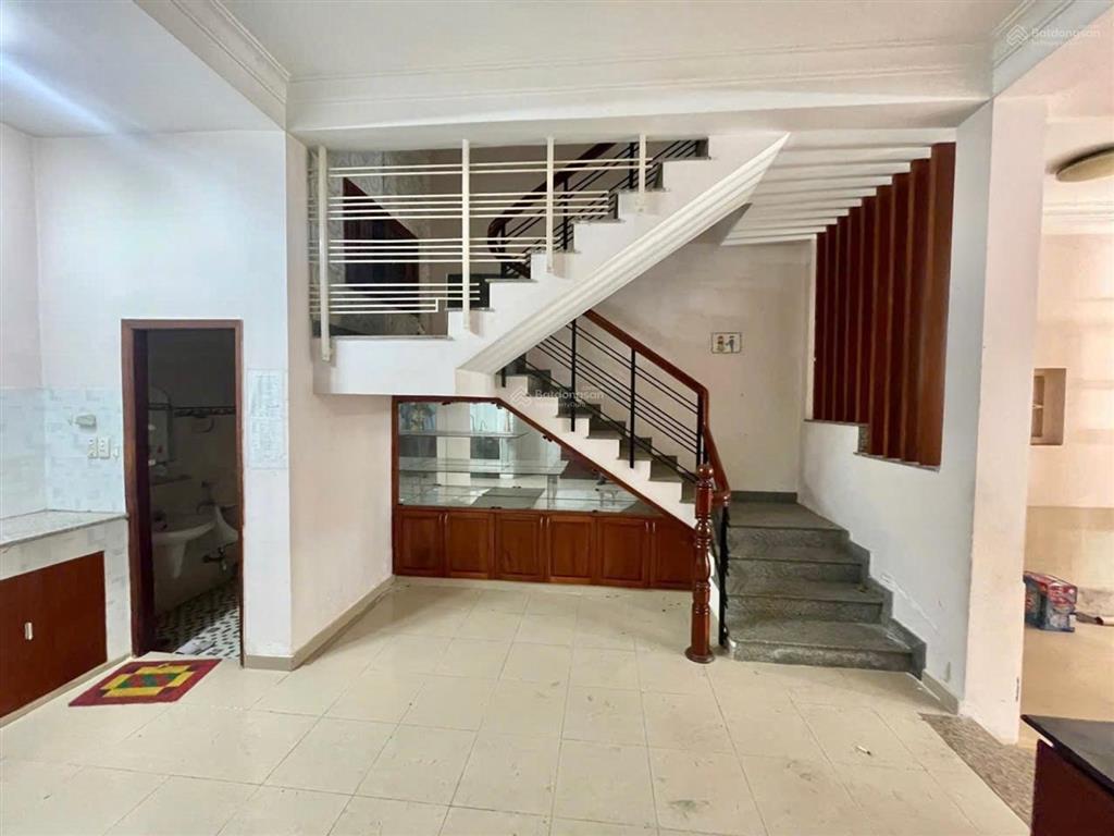 Chủ ngộp bank giảm 1 tỷ ,khu kinh doanh khách sạn quán ăn ,1thùng sơn đẹp lung linh ngay bình thạnh