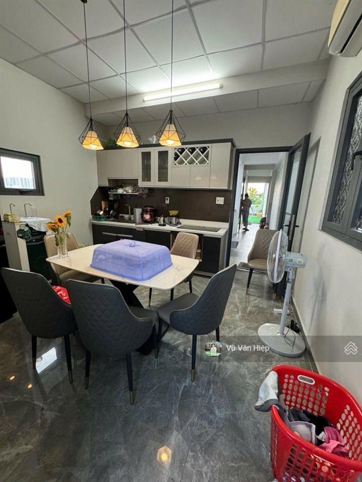 Nhà 5 tầng thang máy, dt 4x25 đường 8m gồm 6pn 8wc chỉ hơn 10 tỷ tân hoà đông