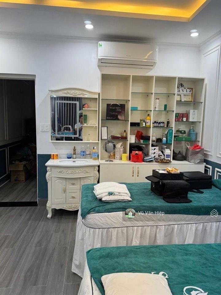 Nhà 5 tầng thang máy, dt 4x25 đường 8m gồm 6pn 8wc chỉ hơn 10 tỷ tân hoà đông