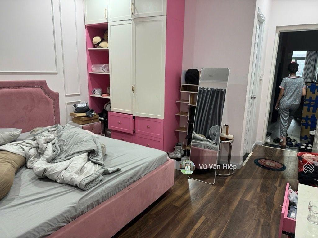 Nhà 5 tầng thang máy, dt 4x25 đường 8m gồm 6pn 8wc chỉ hơn 10 tỷ tân hoà đông