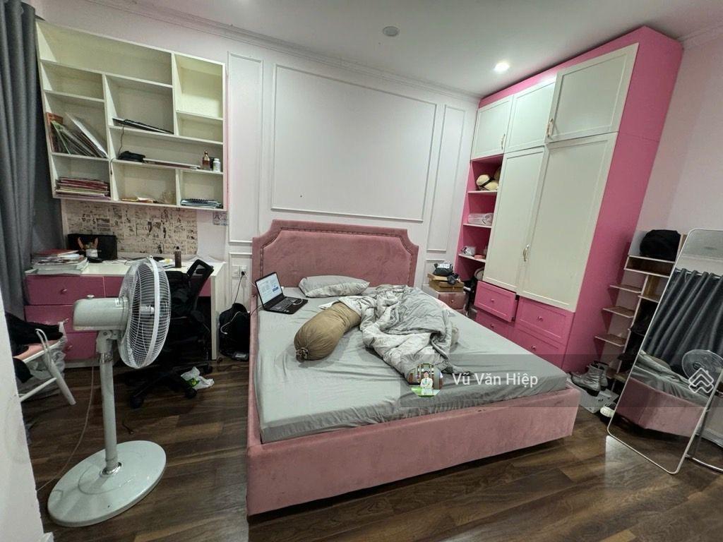 Nhà 5 tầng thang máy, dt 4x25 đường 8m gồm 6pn 8wc chỉ hơn 10 tỷ tân hoà đông