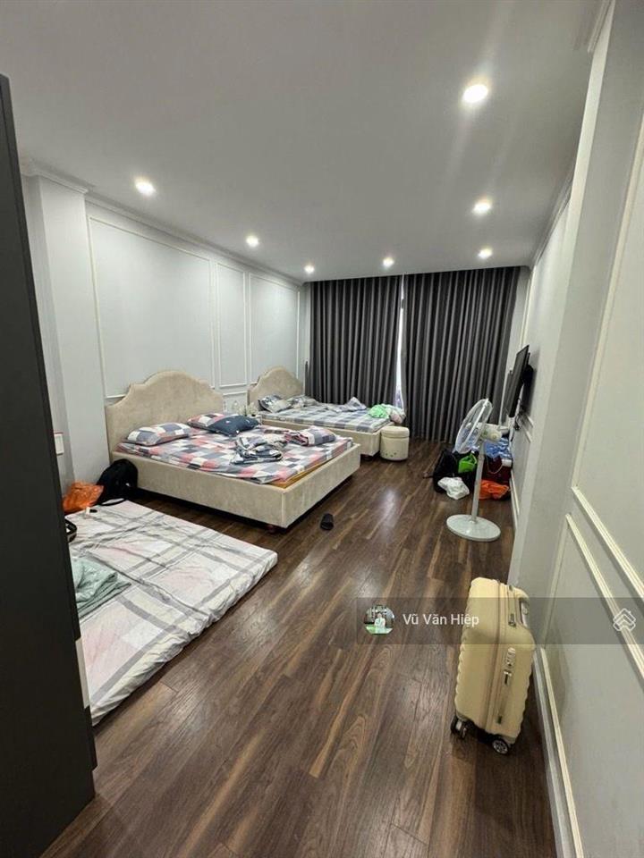 Nhà 5 tầng thang máy, dt 4x25 đường 8m gồm 6pn 8wc chỉ hơn 10 tỷ tân hoà đông