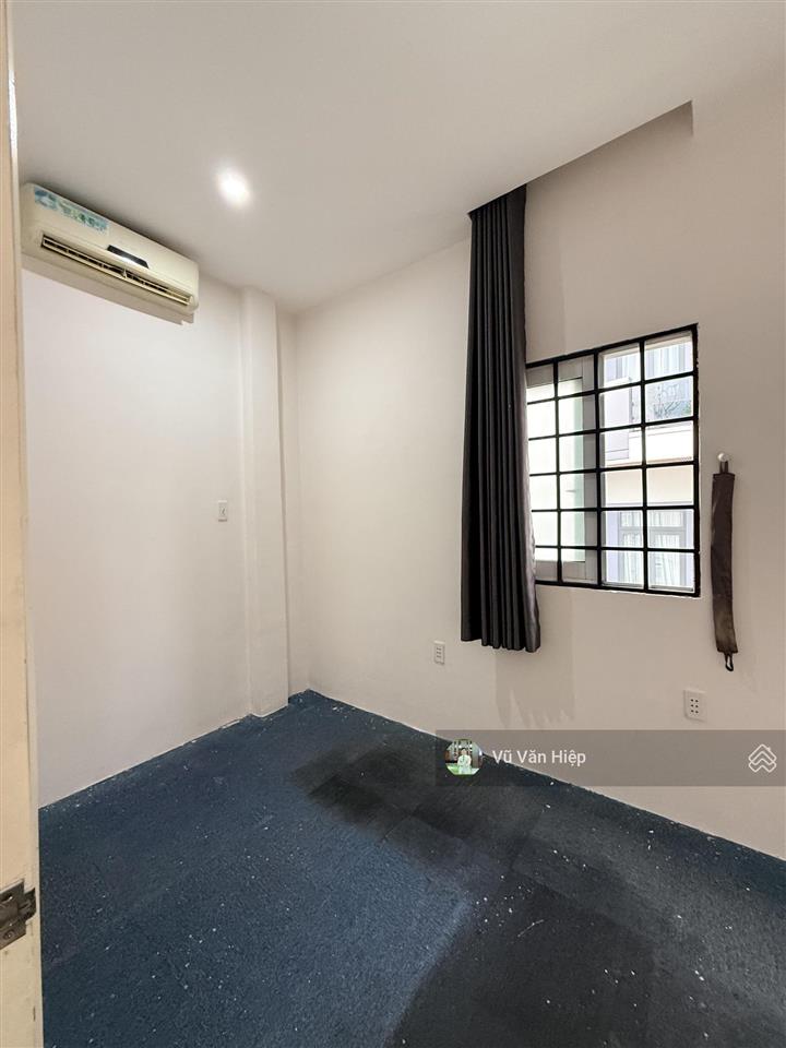 Mặt tiền võ văn kiệt, 3 lầu 4.6m x 6m chỉ hơn 6 tỷ.  0909 779 *** hiệp realty