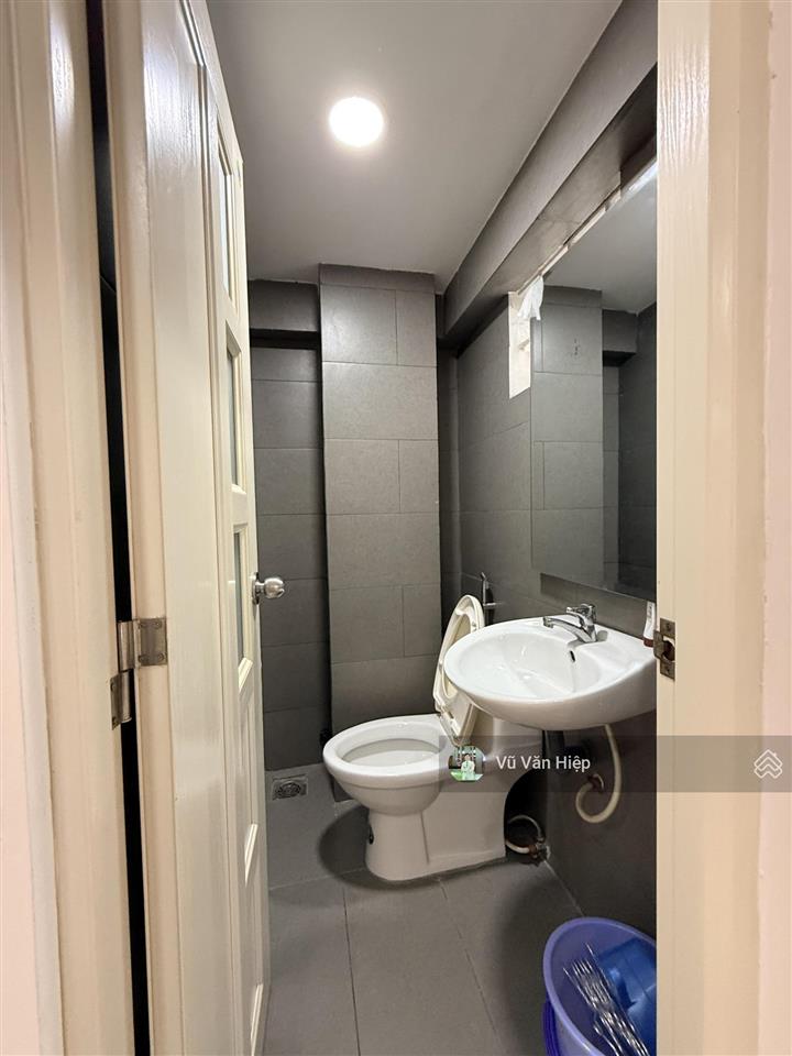 Mặt tiền võ văn kiệt, 3 lầu 4.6m x 6m chỉ hơn 6 tỷ.  0909 779 *** hiệp realty