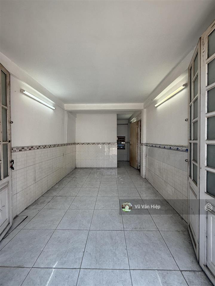 Nhà 2 lầu mặt tiền đường phạm văn chí quận 6, 2pn 2wc diện tích 3x7 lô góc hơn 4 tỷ