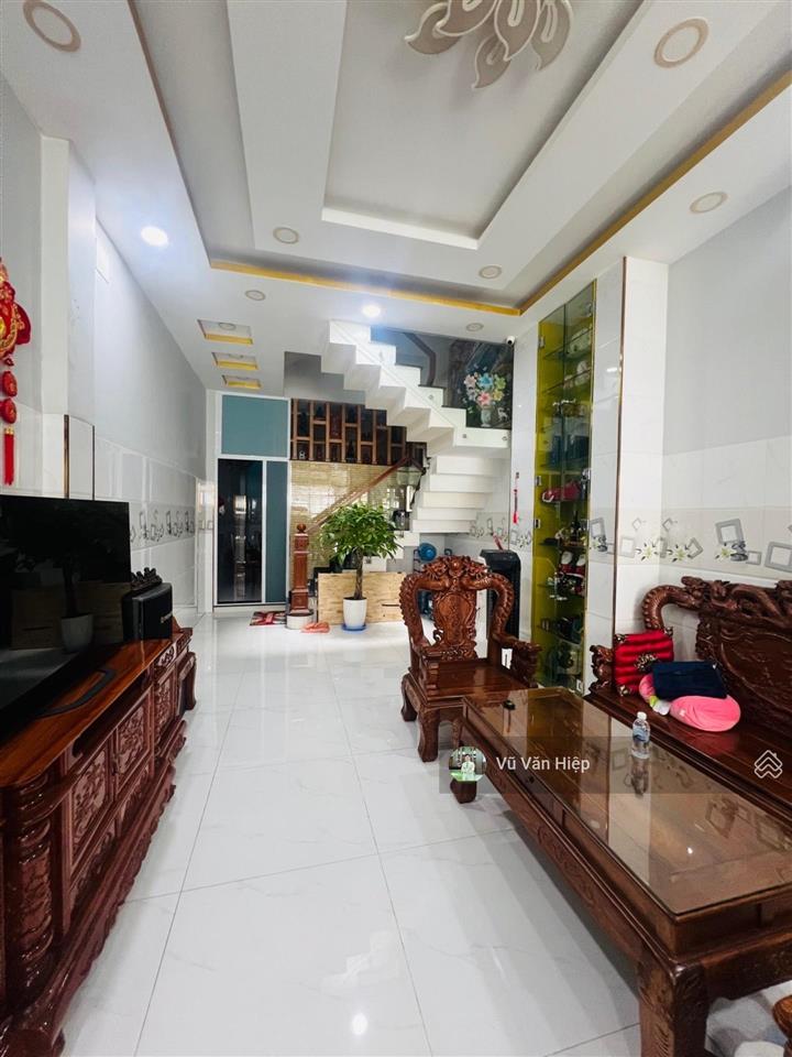 Nhà 3 tầng 4m x 19m mặt tiền khu tên lửa đối diện bx miền tây hơn 8.3 tỷ 3pn 4wc