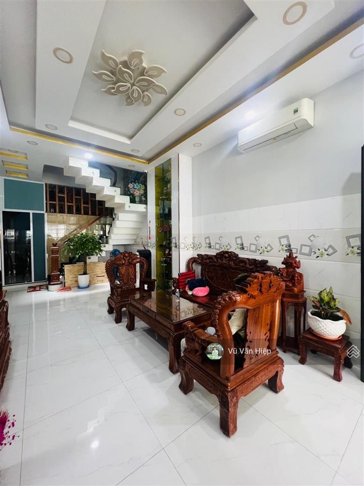 Nhà 3 tầng 4m x 19m mặt tiền khu tên lửa đối diện bx miền tây hơn 8.3 tỷ 3pn 4wc