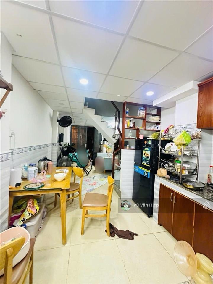 Nhà 2 tầng  2pn 2wc hẻm xe hơi 6m thông bà hom  quận 6 chỉ 4,2 tỷ