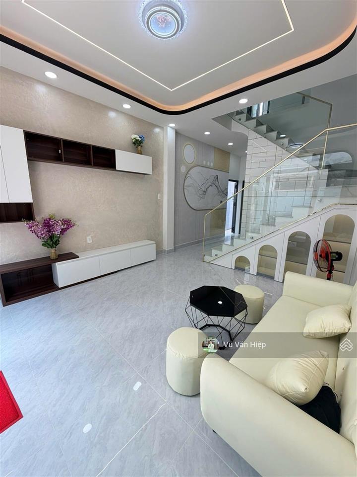 Nhà mới ngay chợ phú lâm, quận 6, 3pn 2wc có phòng trệt dt 4m x 11.5m vuông vức bán nhanh 4.8 tỷ.