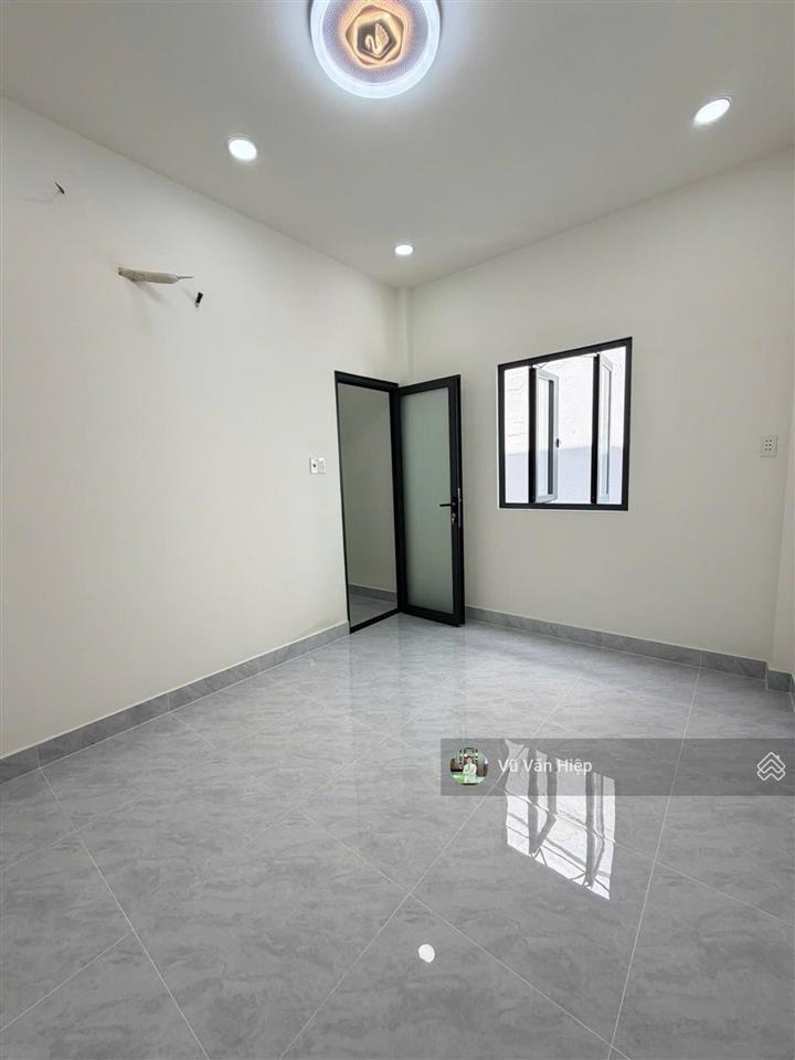 Nhà mới ngay chợ phú lâm, quận 6, 3pn 2wc có phòng trệt dt 4m x 11.5m vuông vức bán nhanh 4.8 tỷ.
