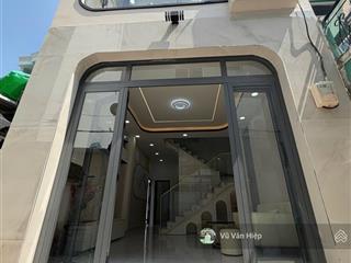 Nhà mới ngay chợ phú lâm, quận 6, 3pn 2wc có phòng trệt dt 4m x 11.5m vuông vức bán nhanh 4.8 tỷ.