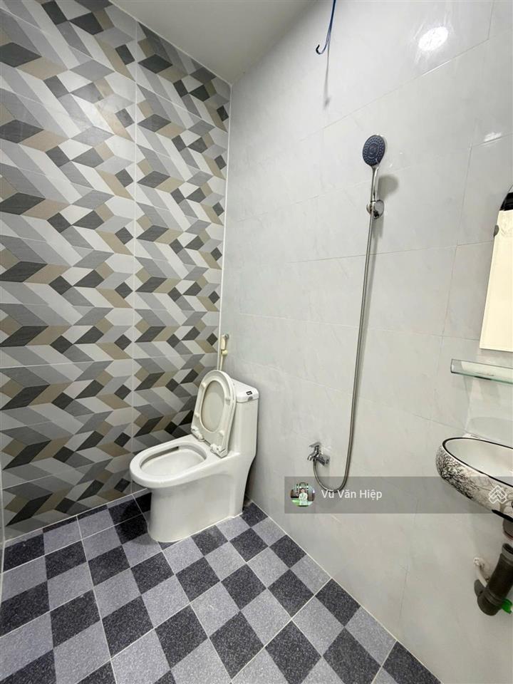 Nhà mới ngay chợ phú lâm, quận 6, 3pn 2wc có phòng trệt dt 4m x 11.5m vuông vức bán nhanh 4.8 tỷ.