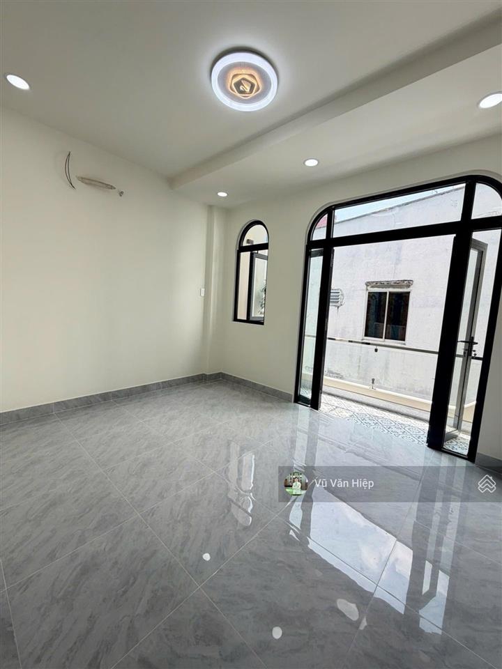 Nhà mới ngay chợ phú lâm, quận 6, 3pn 2wc có phòng trệt dt 4m x 11.5m vuông vức bán nhanh 4.8 tỷ.
