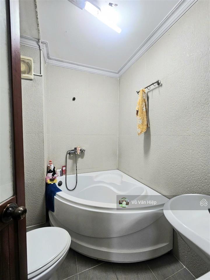 Mặt tiền khu tên lửa 4 tầng 4m x 16m 5pn 7wc bán 8,3 tỷ.  0968 888 *** hiệp realty