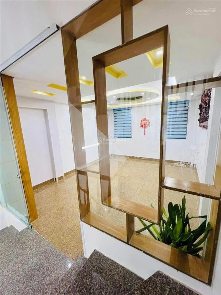 Cho thuê nr tại số 4, ngõ 37/23, bằng a, 15 triệu, 44m2, 4pn, 2wc, 5 tầng, đẹp xuất sắc!