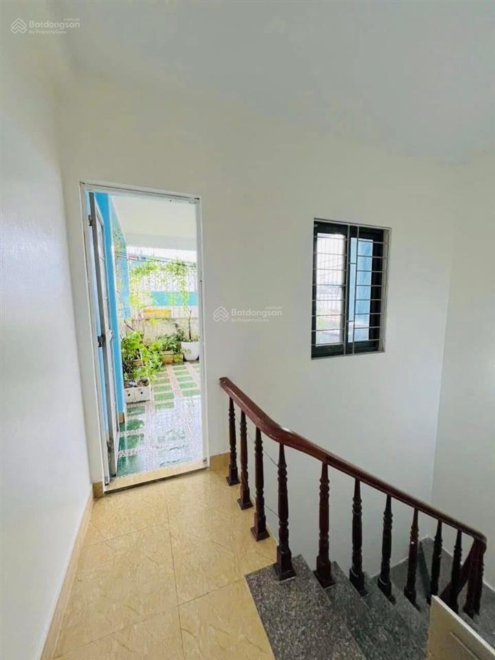 Cho thuê nr tại số 4, ngõ 37/23, bằng a, 15 triệu, 44m2, 4pn, 2wc, 5 tầng, đẹp xuất sắc!