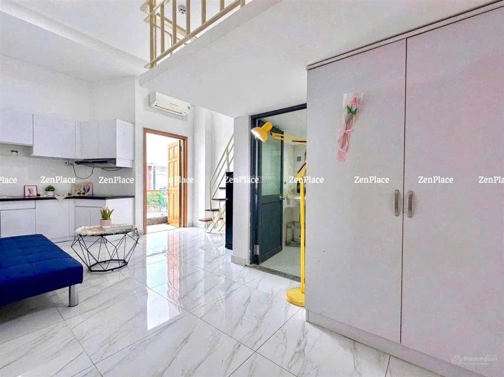 Trống sẵn phòng gác ban công  ngã tư thoại ngọc hầu tân phú