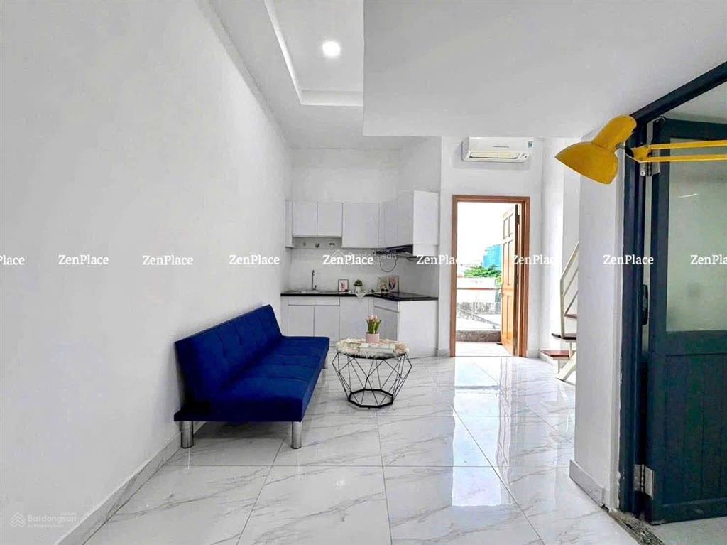 Trống sẵn phòng gác ban công  ngã tư thoại ngọc hầu tân phú