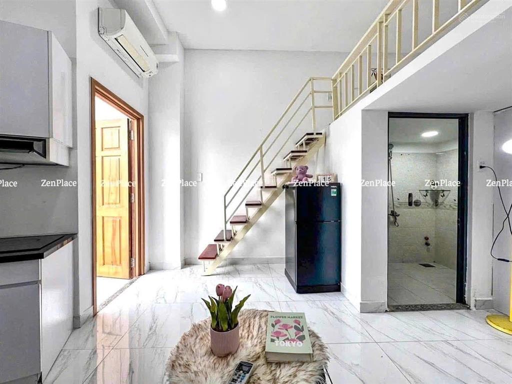 Trống sẵn phòng gác ban công  ngã tư thoại ngọc hầu tân phú