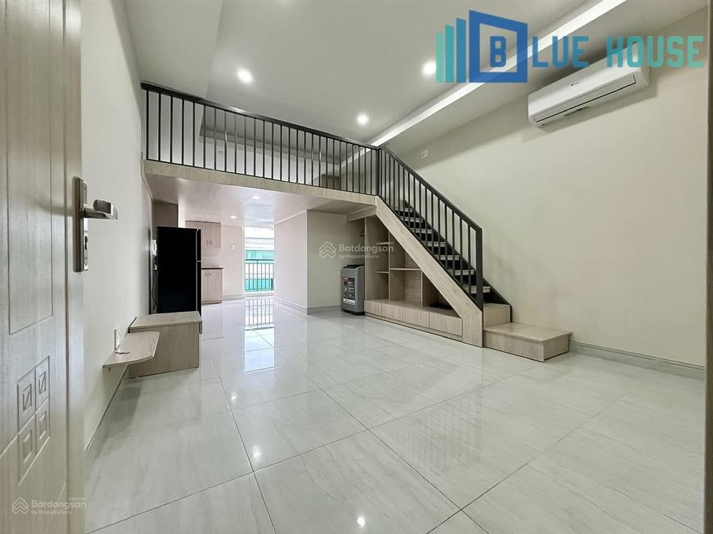 Phòng gác cao ban công  etown cộng hòa tân bình  trống sẵn