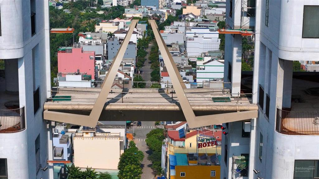 Giá lời em đang có 1 căn 3pn view thành phố  giá 60 tr/m2  ký hđmb 10% bank hỗ trợ ls 0% 24 tháng