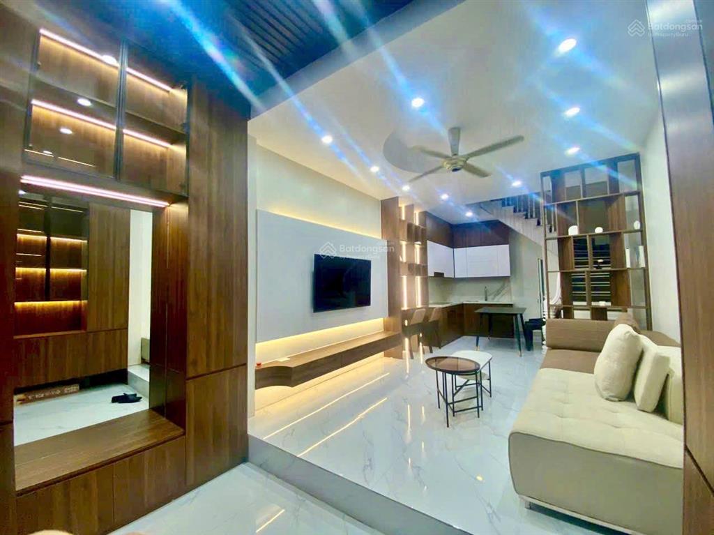 Nhà đẹp full nội thất 42m2 x 6 tầng, tại ngô thì nhậm, hà đông  ô tô sát cửa  giá tốt nhỉnh 8 tỷ.
