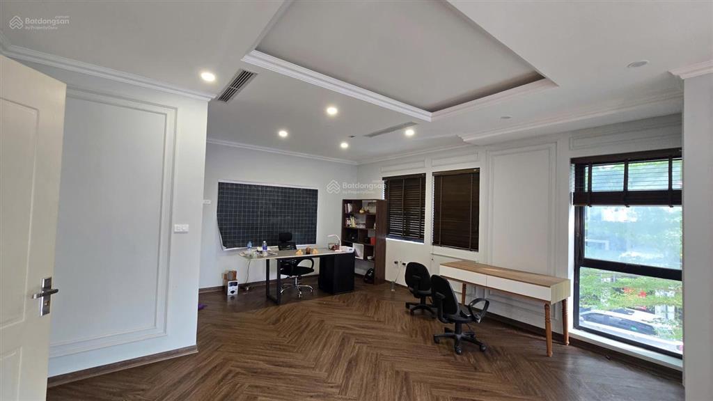 Nhà đẹp full nội thất 42m2 x 6 tầng, tại ngô thì nhậm, hà đông  ô tô sát cửa  giá tốt nhỉnh 8 tỷ.