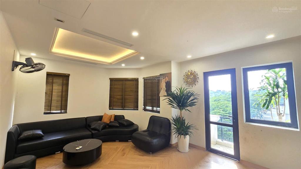 Nhà đẹp full nội thất 42m2 x 6 tầng, tại ngô thì nhậm, hà đông  ô tô sát cửa  giá tốt nhỉnh 8 tỷ.
