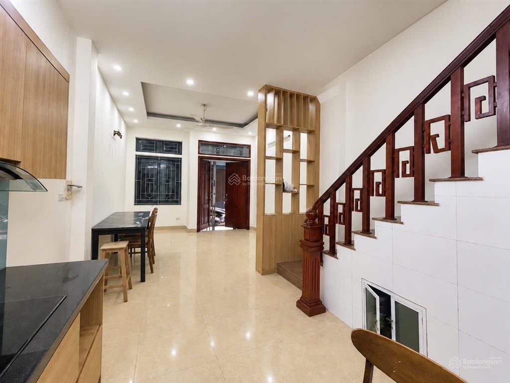 Cho thuê phố lụa hà đông  giá 11 triệu. nhà 40m2x4 tầng 3pn, 3vs tiện ích đầy đủ.