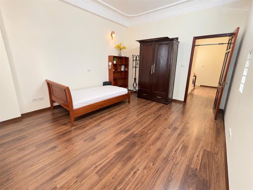 Cho thuê phố lụa hà đông  giá 11 triệu. nhà 40m2x4 tầng 3pn, 3vs tiện ích đầy đủ.