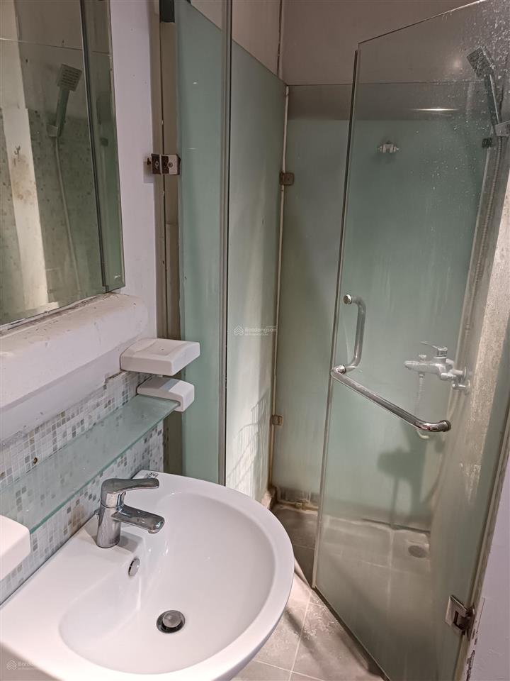 Cho thuê căn hộ phố cổ hàng bún, ba đình, sân vườn sáng thoáng, ô tô đỗ cổng. 5,8 tr,  0917 420 ***