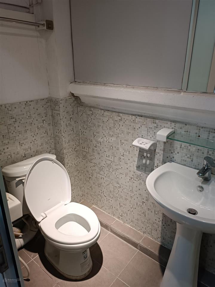 Căn hộ cc phố cổ hàng bún, ba đình, sân vườn sáng thoáng, ô tô đỗ cổng. 5,5tr,  0917 420 ***