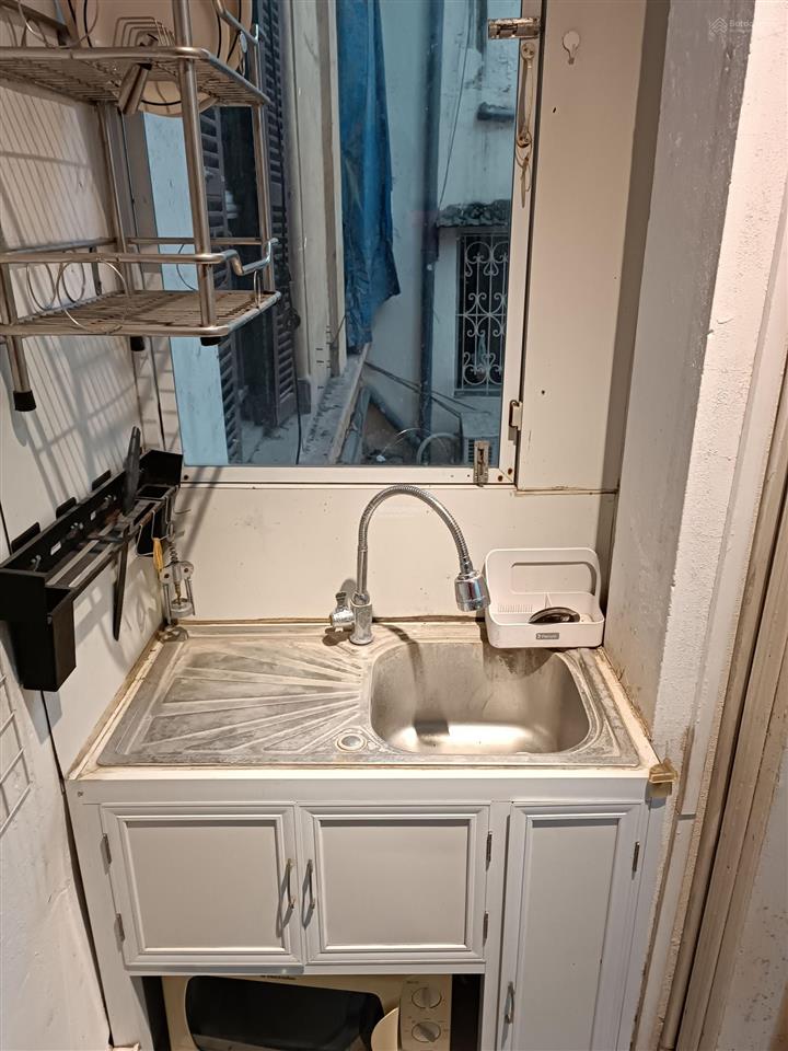 Căn hộ cc phố cổ hàng bún, ba đình, sân vườn sáng thoáng, ô tô đỗ cổng. 5,5tr,  0917 420 ***