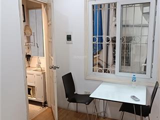 Cho thuê căn hộ phố cổ hàng bún, ba đình, sân vườn sáng thoáng, ô tô đỗ cổng. 6 tr,  0917 420 ***