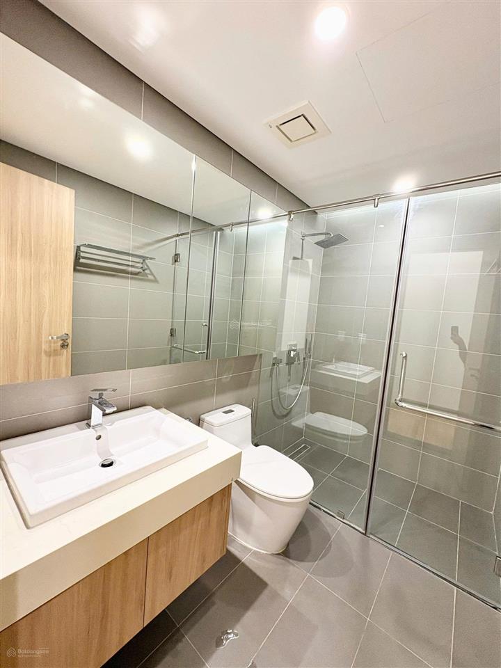 Hiếm! căn 2pn vinhomes d'capitale view trực diện hồ thanh xuân, tầng trung đẹp, giá tốt