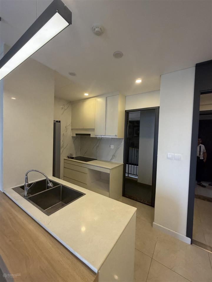 Bán căn góc 3pn vinhomes d'capitale view hồ, full nội thất, giá 10,5 tỷ bao thuế phí