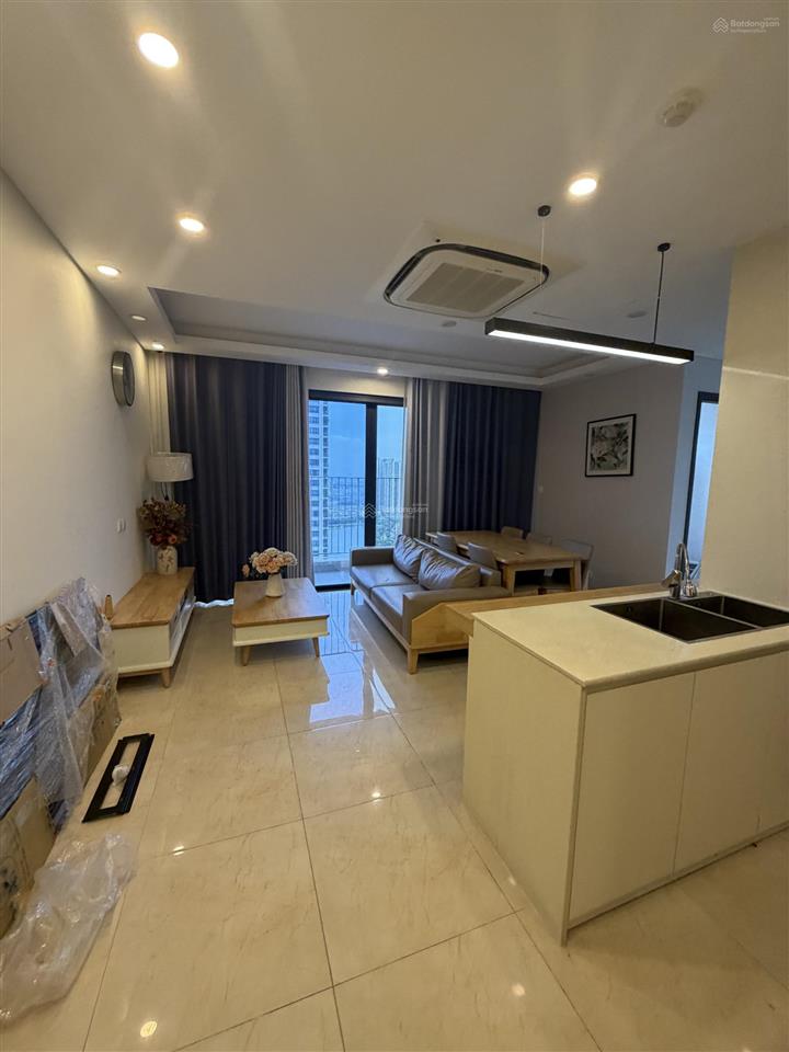 Bán căn góc 3pn vinhomes d'capitale view hồ, full nội thất, giá 10,5 tỷ bao thuế phí