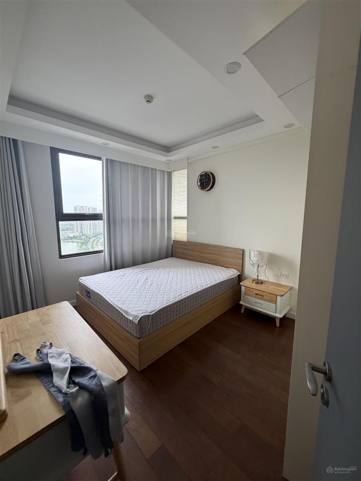 Bán căn góc 3pn vinhomes d'capitale view hồ, full nội thất, giá 10,5 tỷ bao thuế phí