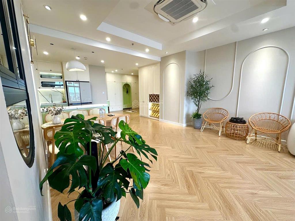 Bán nhanh căn hộ 3pn starlake tây hồ 113m2 căn góc 3 mặt thoáng full nội thất