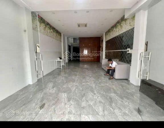 Cho thuê nhà mặt phố tại đường tên lửa, 40 triệu, 5*20m 3 lầu, 6pn 7wc 7 máy lạnh