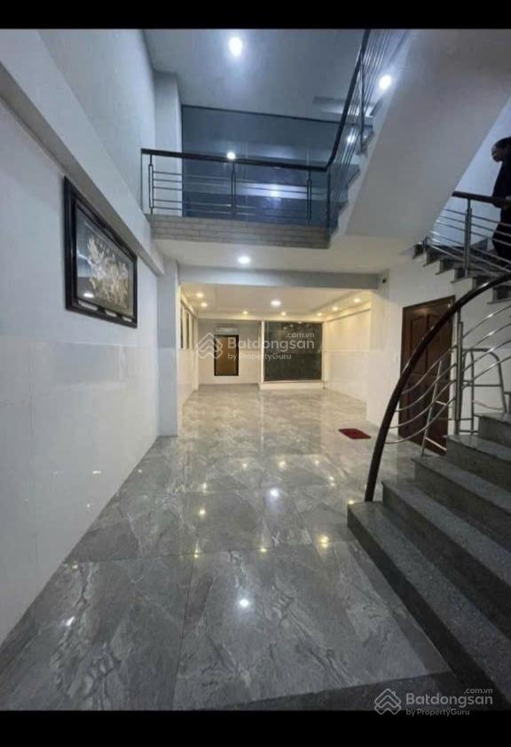 Cho thuê nhà mặt phố tại đường tên lửa, 40 triệu, 5*20m 3 lầu, 6pn 7wc 7 máy lạnh