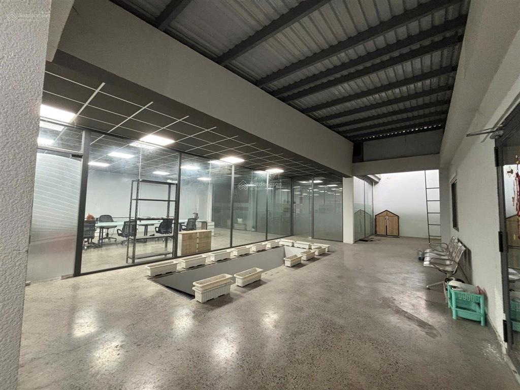 Cho thuê nhà xưởng văn phòng 1500m2 đường xe container quận bình tân gần aeon