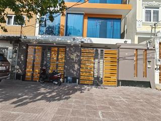 Cho thuê toà nhà góc khu tên lửa có hầm và thang máy 10*20m ba lầu vỉa hè 8m đường nhựa 12m