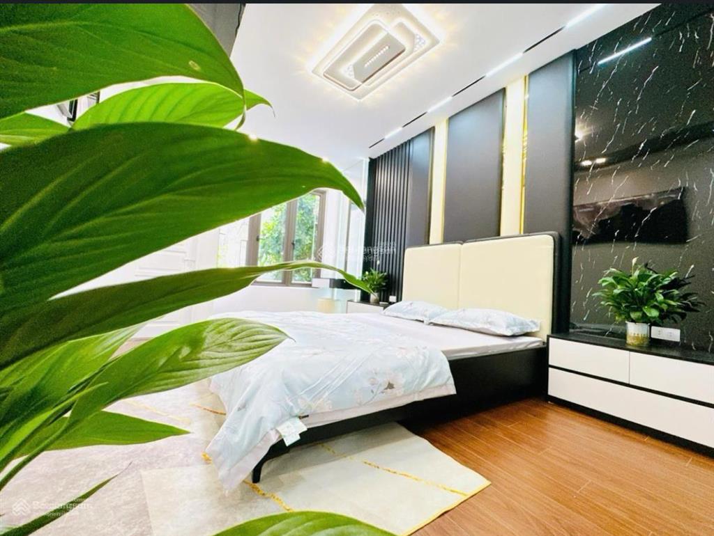 Giá cắt lỗ! trần hữu tước, lô góc, ngõ thông, gần mặt phố, 25m ô tô tránh, dt 45m2*4t