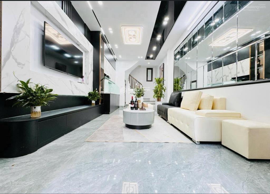 Giá cắt lỗ! trần hữu tước, lô góc, ngõ thông, gần mặt phố, 25m ô tô tránh, dt 45m2*4t