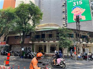 Góc 2mt bùi thị xuân và tôn thất tùng, quận 1  dt 12x23,5m. cn 305m2  giá 320 tỷ