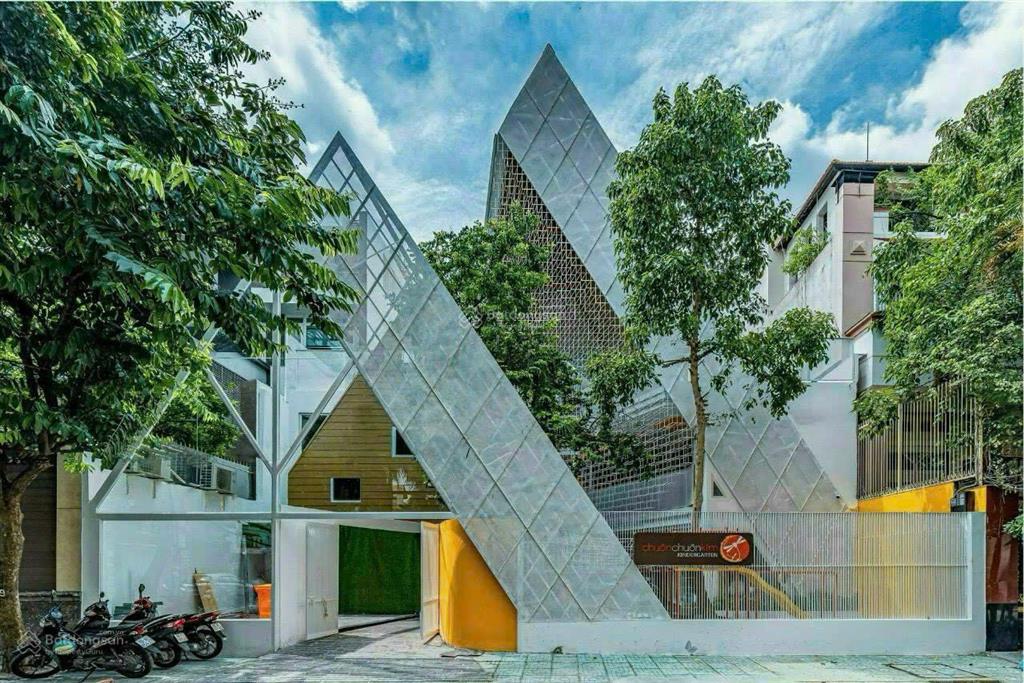 Mặt tiền đường trường sơn, khu cư xá bắc hải, quận 10  dt 15x20m. cn 300m2  giá 79 tỷ