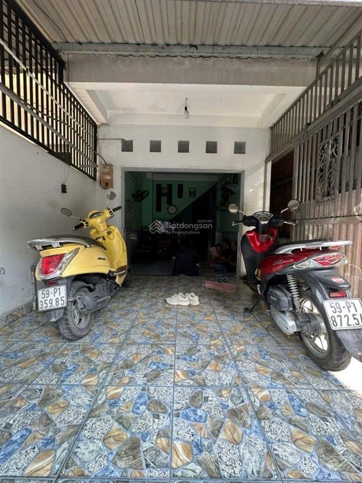 Nhà 2 tầng 4x26m, đường xe hơi. ngay giáp xứ tân đông, lê văn khương