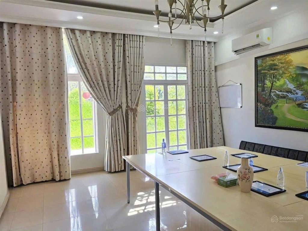 Hàng hiếm khu compoud mặt tiền đỗ xuân hợp giá chỉ 15 tỷ !!!